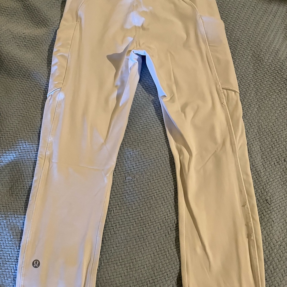Lululemon white leggings with pockets 28”